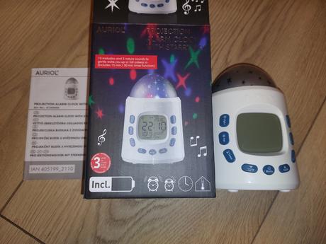 Budík s projekciou hviezd, 