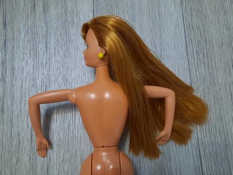 Barbie midge s náušnicami 1993,