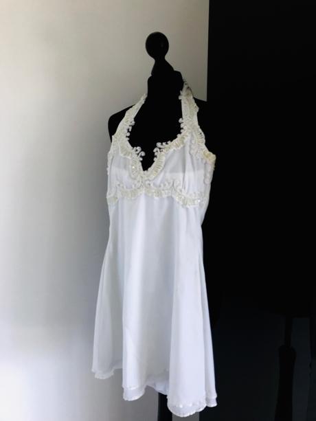 Biele šaty krátke, s