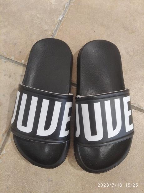 Juve slapky, 25