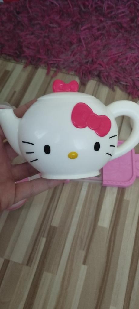 Cajnikova súprava hello kitty,