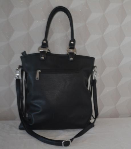 Kabelka so strapcami,