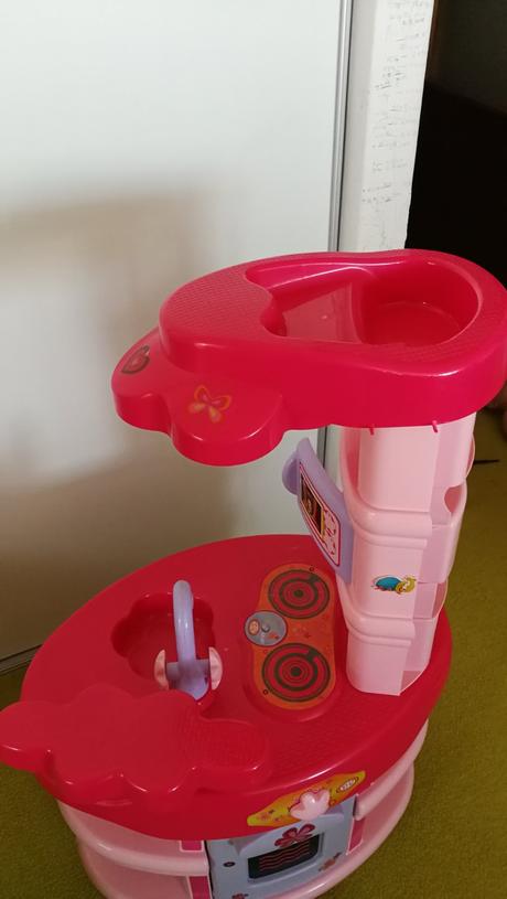 Barbie kuchynka s príslušenstvom,