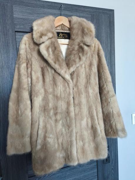 Pravy norkovy kozuch, s