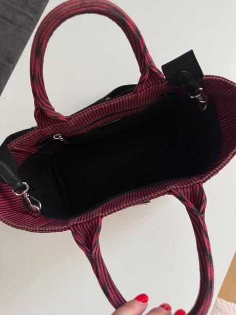 Prada canapa kabelka, prada