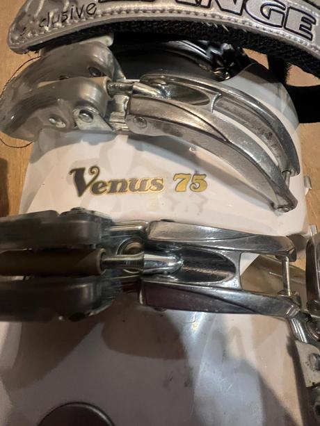 Lyže 150cm + lyžiarky, dynastar,150-159 cm