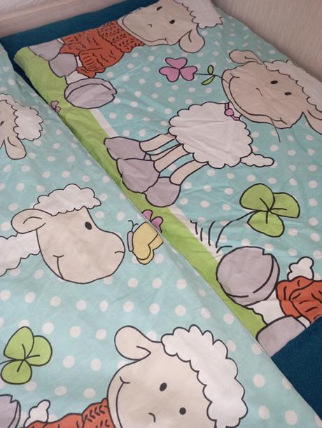 Obliečky s perinami aj vankúšikmi, 