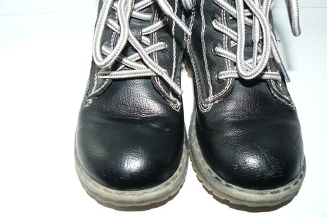 Vysoké topánky, 27