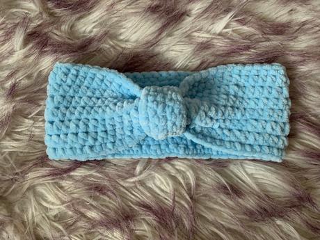 Háčkovaná čelenka modrá, 