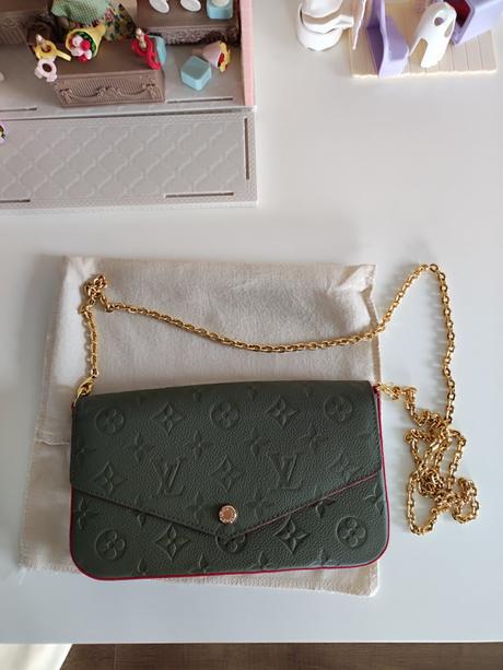 Dámska kožená kabelka, 