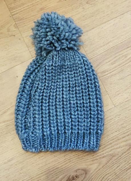 Pletená čiapka s veľkým brmbolcom, 