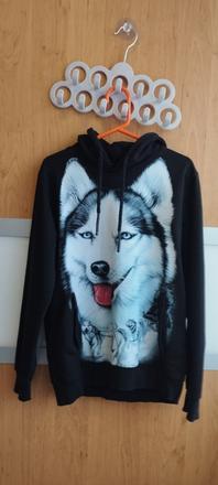 Mikina s motívom vlka, 146