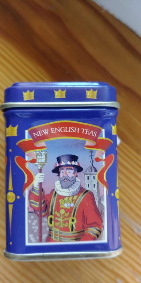 Malá plechová krabička na čaj, 