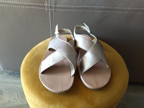 Sandálky top stav, reserved,33
