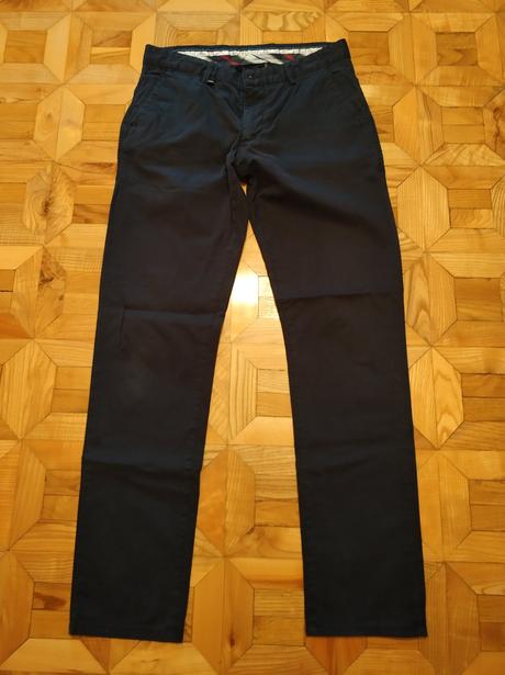 Tmavomodré nohavice, 34