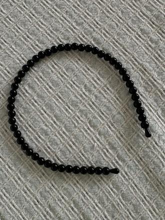 Perlová čierna čelenka, 