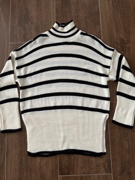 Pruhovany sveter,