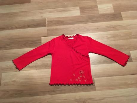 Červené tričko s dlhým rukávom, 122