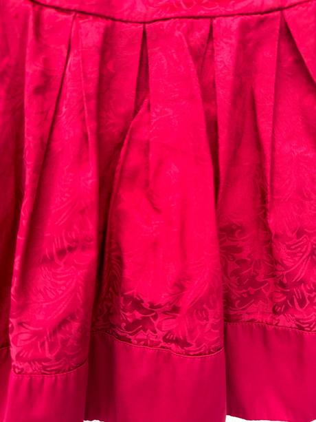 Brokátová točivá sukňa, 128