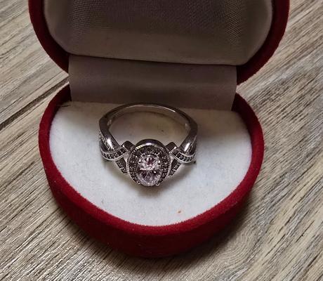 Strieborný prsteň, 