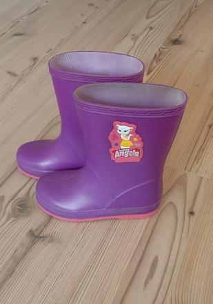 Talking angela gumáky, 25