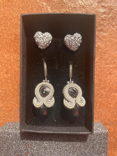 Náušnice stebotavo, 