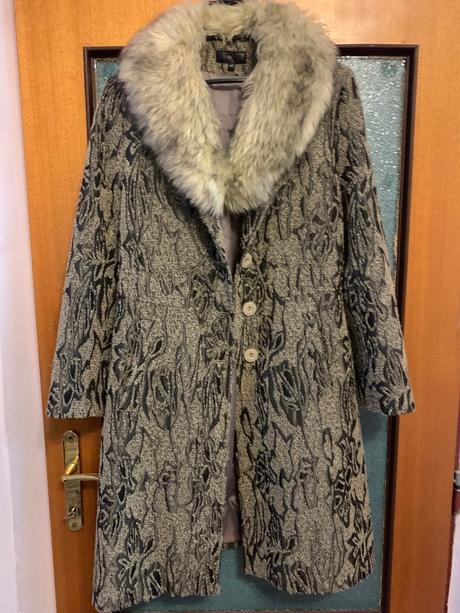 Kabát s odopinatelnou kozusinou, l