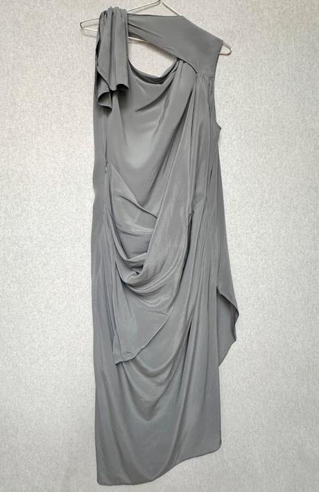 Luxusné asymetrické šaty, 36