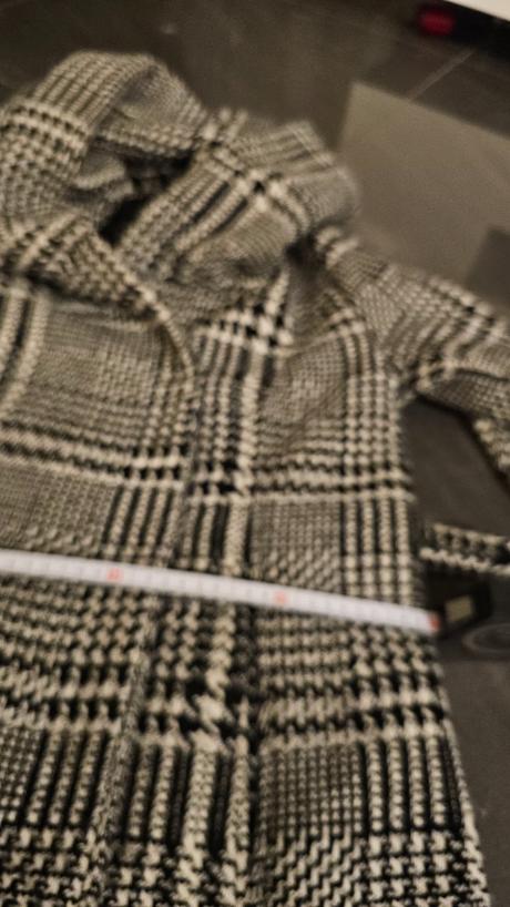 Kabát čiernobiely s kapucňou, amisu,40