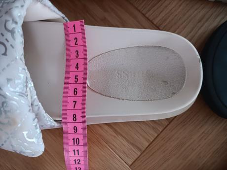 Šľapky guess, guess,38