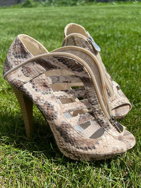 Sandále na podpatku, 37