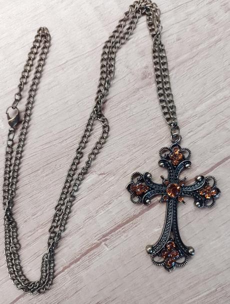 Krížik na retiazke,