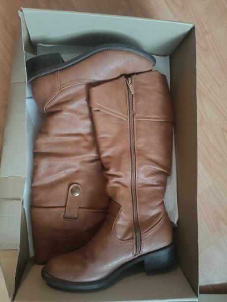 Čižmy 36, clara barson,36