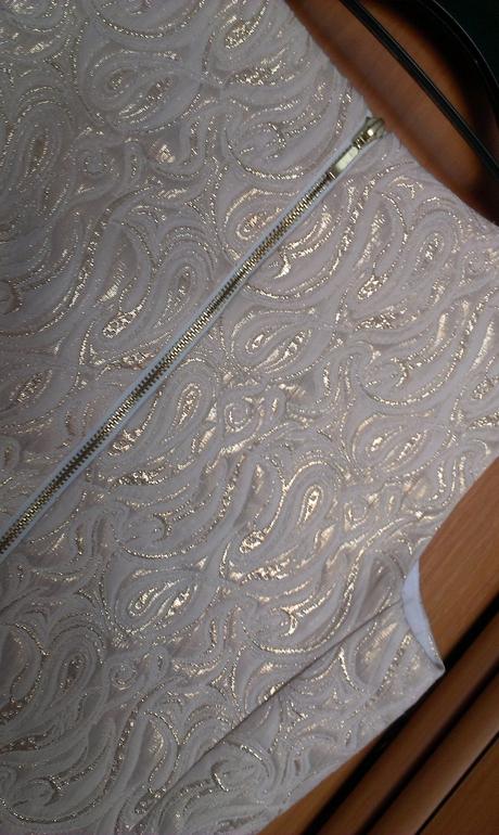 Spoločenske zlate šaty, 36