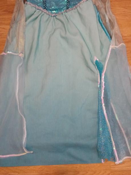 Karnevalové šaty., 