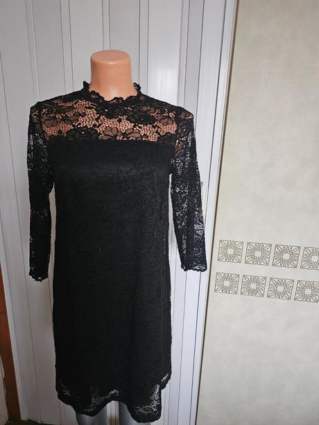 Luxusné krajkové šaty, f&f,36