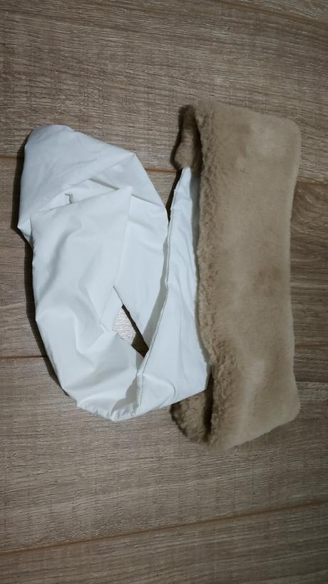 Elegantný šál, pupill