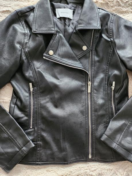 Koženkova bunda, reserved,158