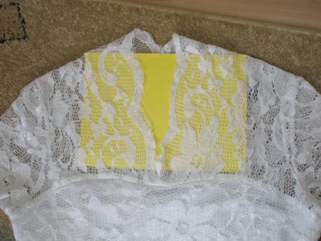 Čipkované šaty, s