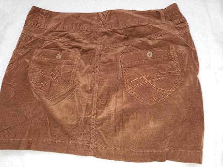 Menčestrova hnedá sukňa, colours of the world,42