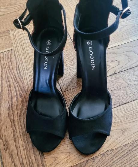 Sandale vel.36 na opatku, 36