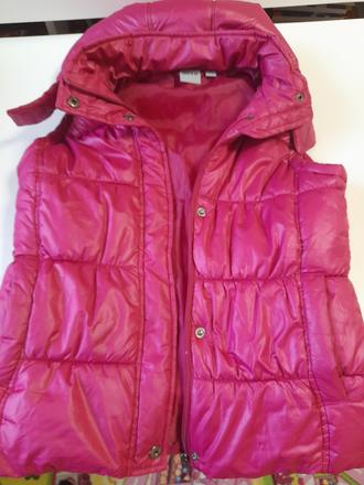 Vesta bez rukavou s kapucnou, 152