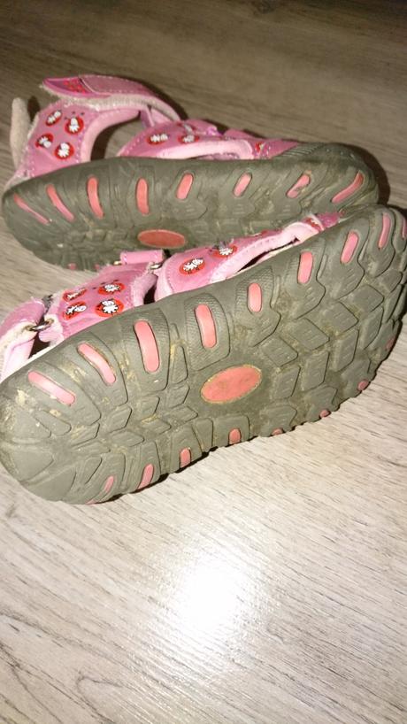 Športové sandálky, 24