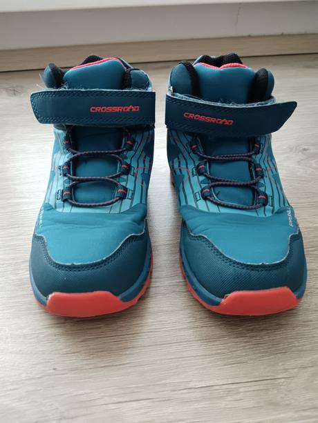 Nepremokavé topánky, 33