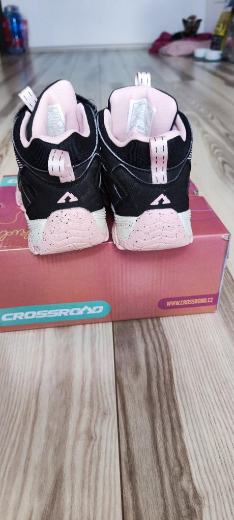 Turistické topánky, 33