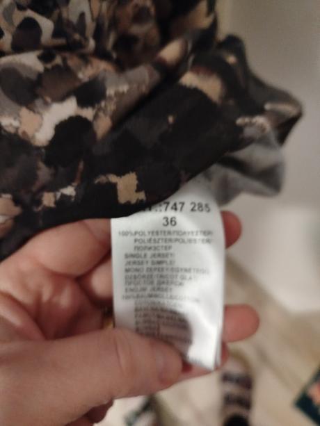 Krásna znackova  bluzka, 38