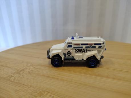 Zberateľský matchbox s.w.a.t. truck mb824, mattel,