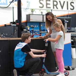 Bazár bez rizika: Servisní technici v Decathlone ručia za stav každého kusu