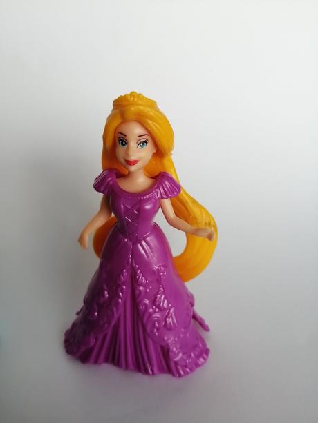 Princezné popoluška, rapunzel, kráska bella,