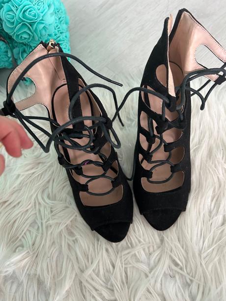 Lodicky na viazanie, 36